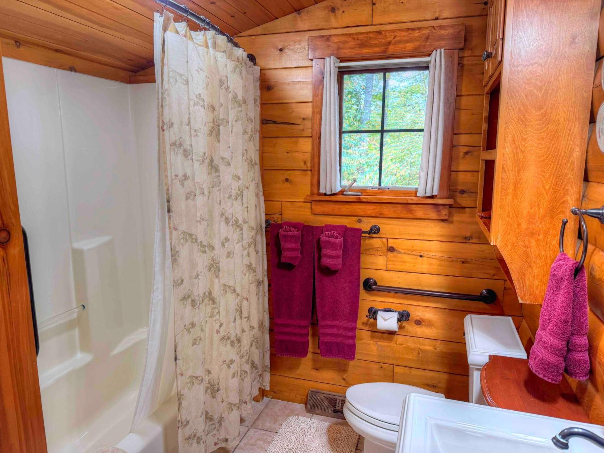 Ferngully Creek Cabins Millersburg Exterior photo