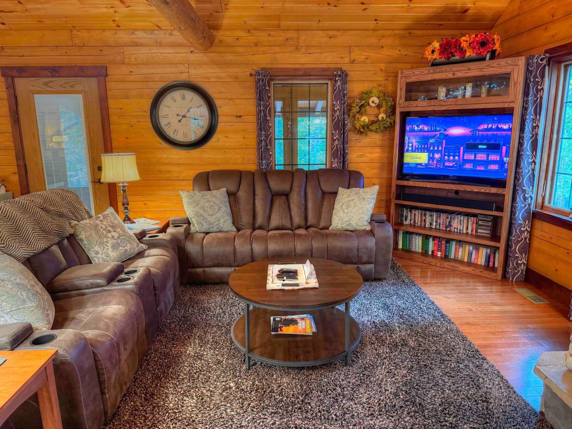 Ferngully Creek Cabins Millersburg Exterior photo